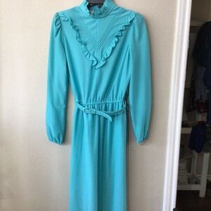 Vintage Melissa Lane dress. Size 8. The dress is in great condition.
